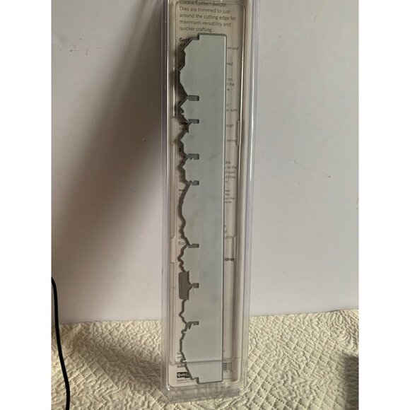 QuicKutz Die Suburban Skyline Border Die Cookie Cutter Emboss - Picture 16 of 16